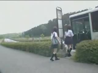 Japoneze dashnore dhe maniac në autobuz mov